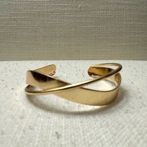 Elegant Gold Cuff Bracelet